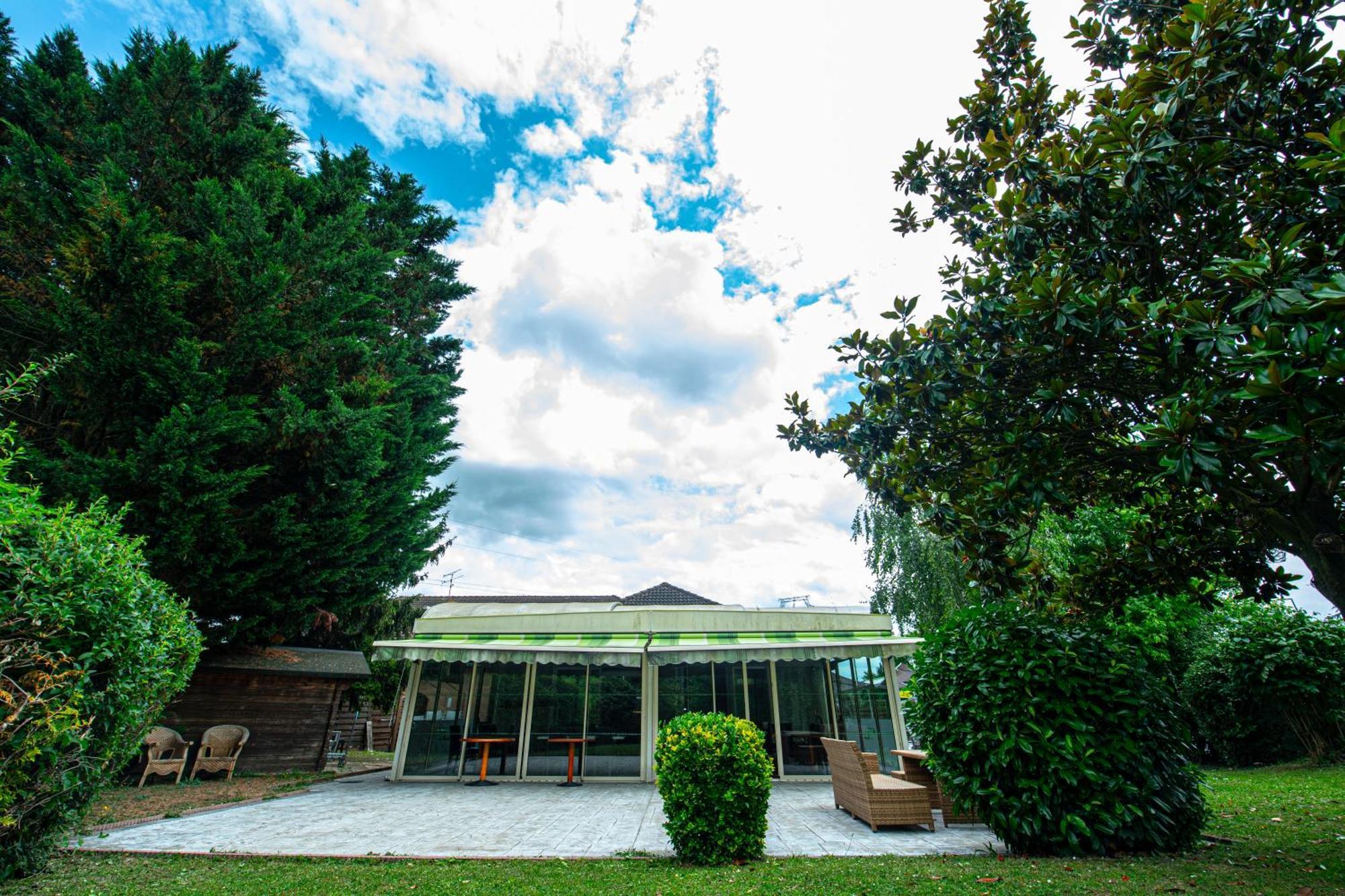 Logis Hotel - Le Relais Du Parisis Villeparisis Luaran gambar