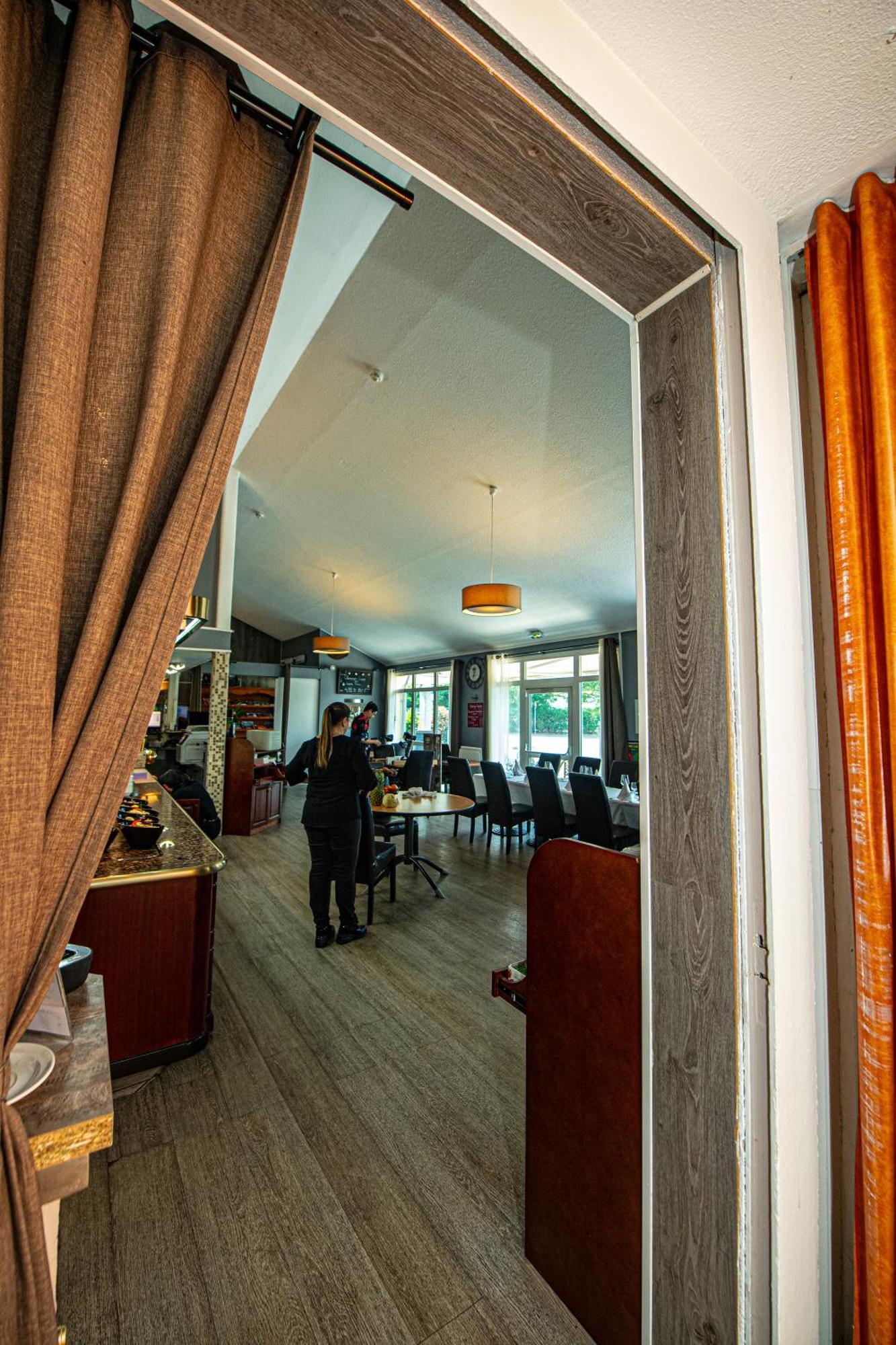 Logis Hotel - Le Relais Du Parisis Villeparisis Luaran gambar