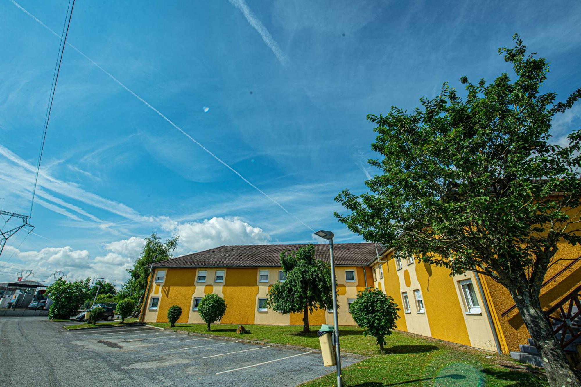 Logis Hotel - Le Relais Du Parisis Villeparisis Luaran gambar