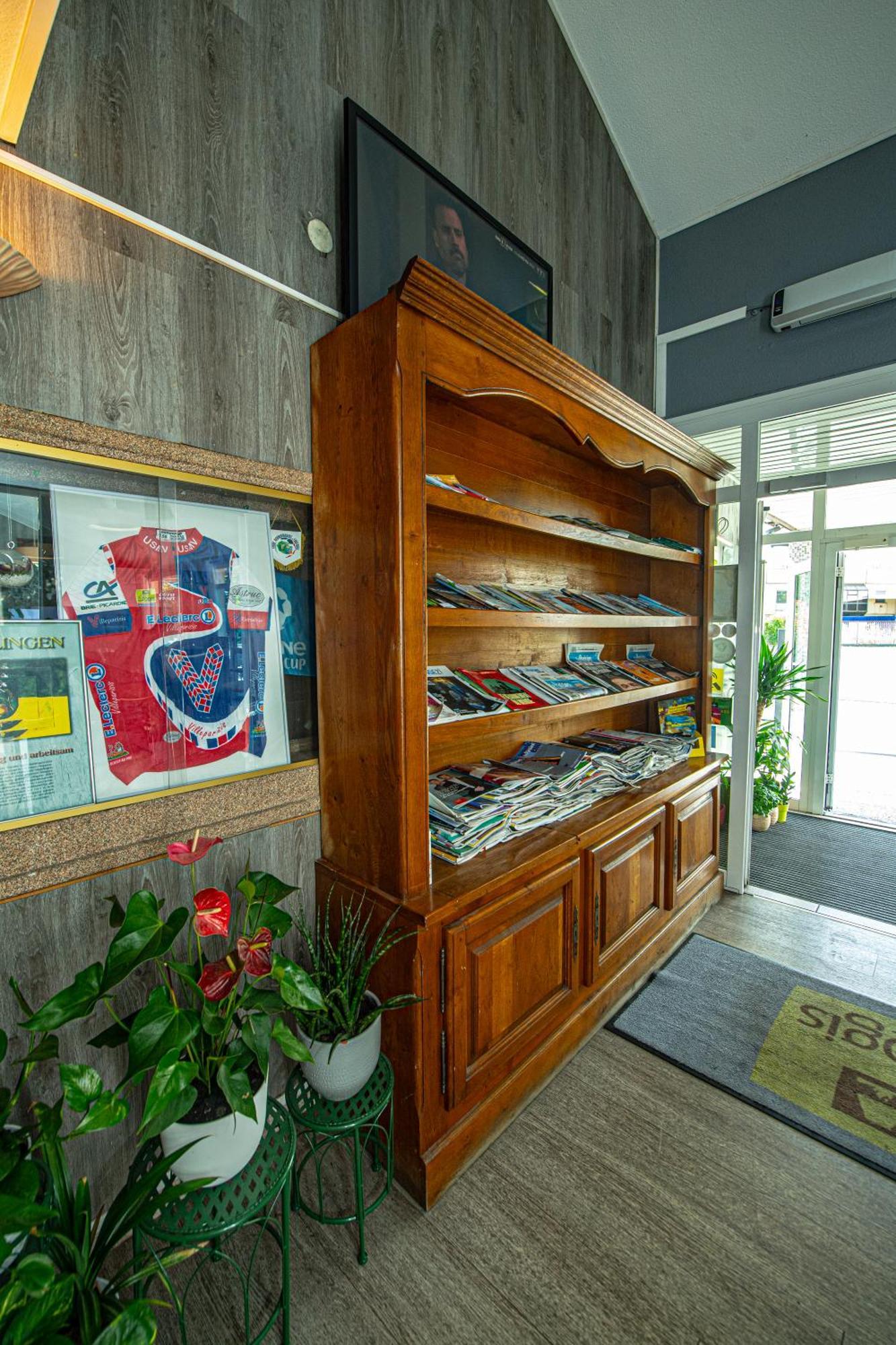 Logis Hotel - Le Relais Du Parisis Villeparisis Luaran gambar