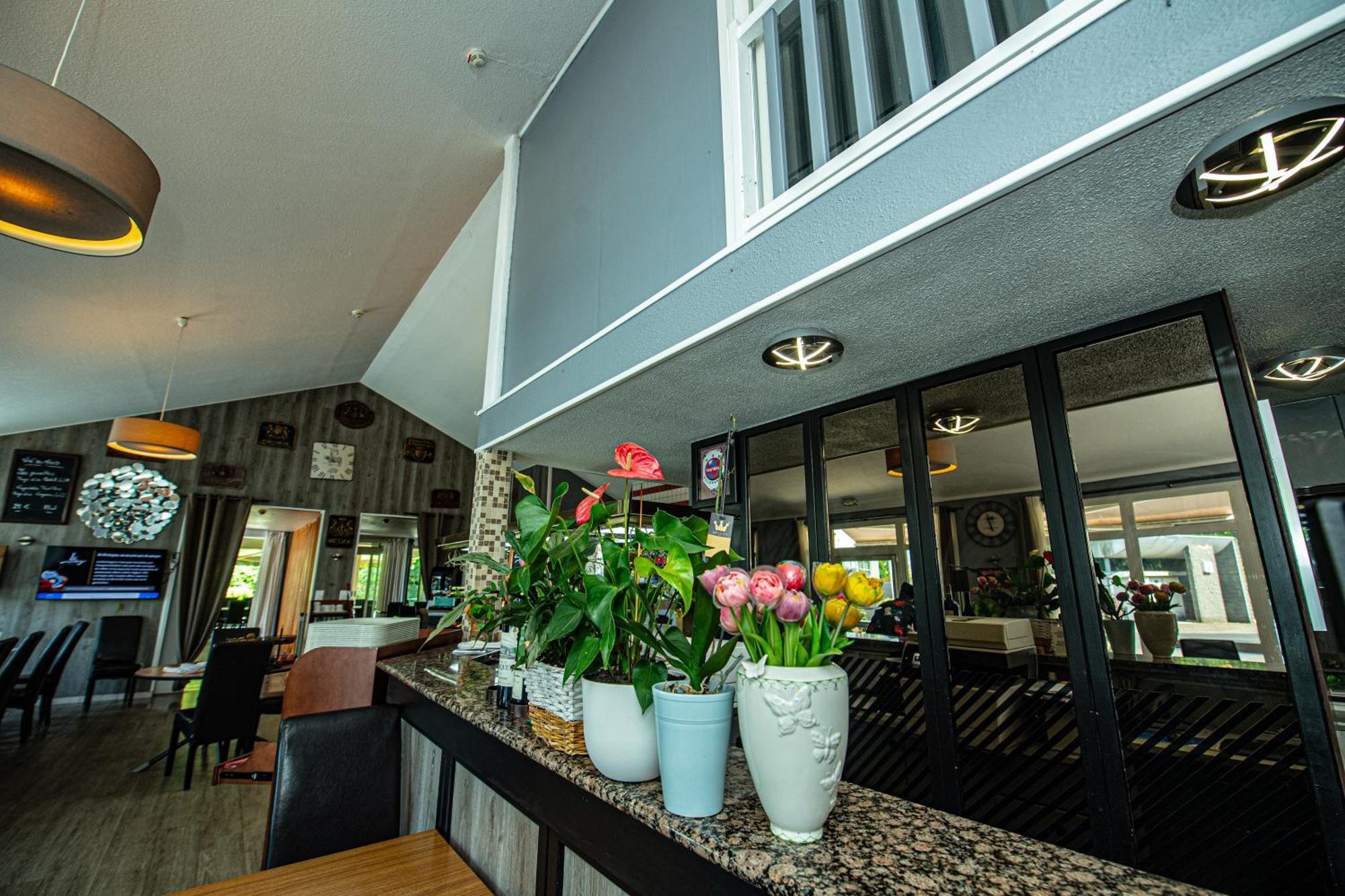 Logis Hotel - Le Relais Du Parisis Villeparisis Luaran gambar